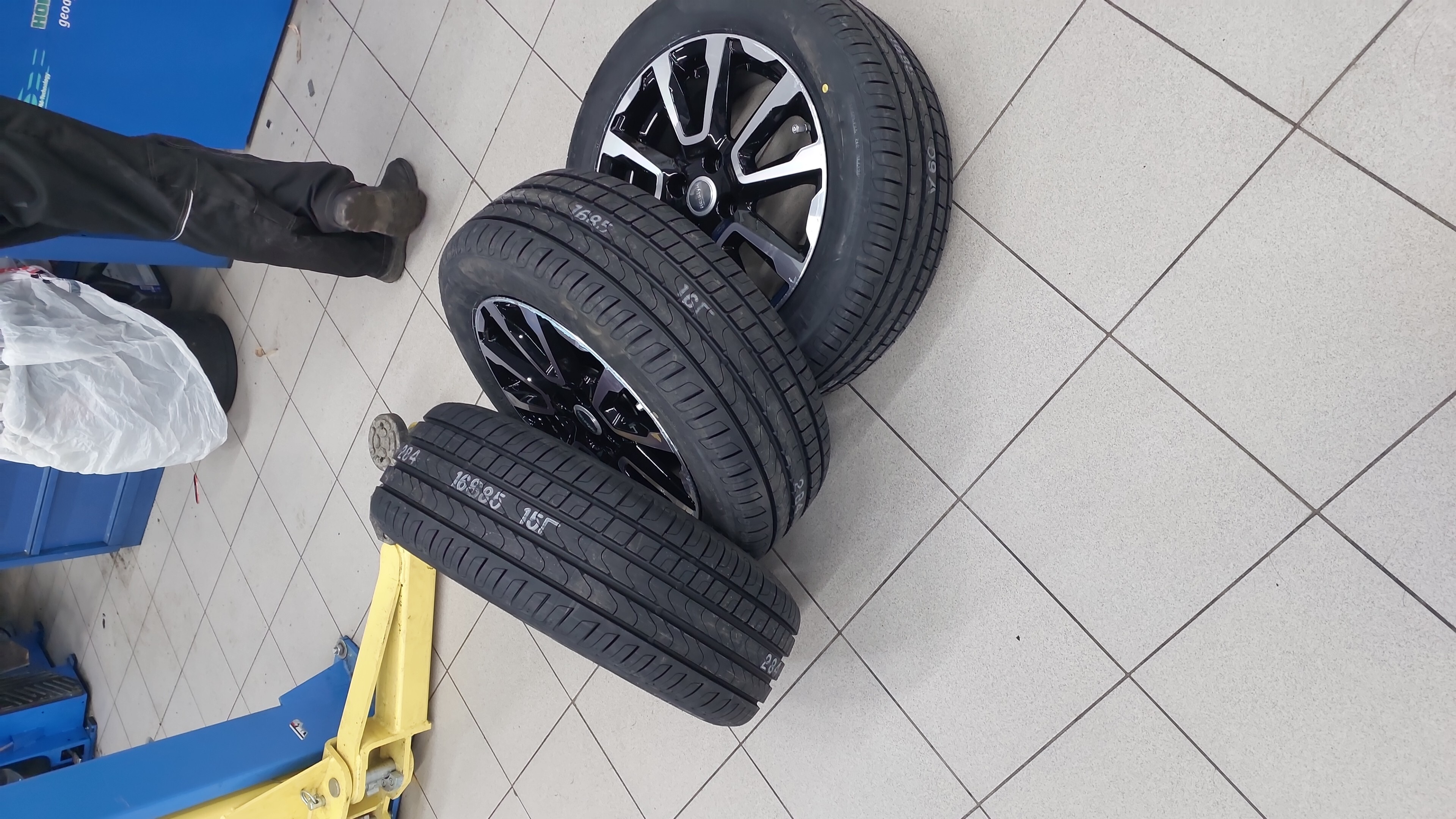 Купить летние шины PIRELLI CINTURATO P7 245/45 R18 в ВИРБАКавто - во  Владикавказе, большой каталог резины